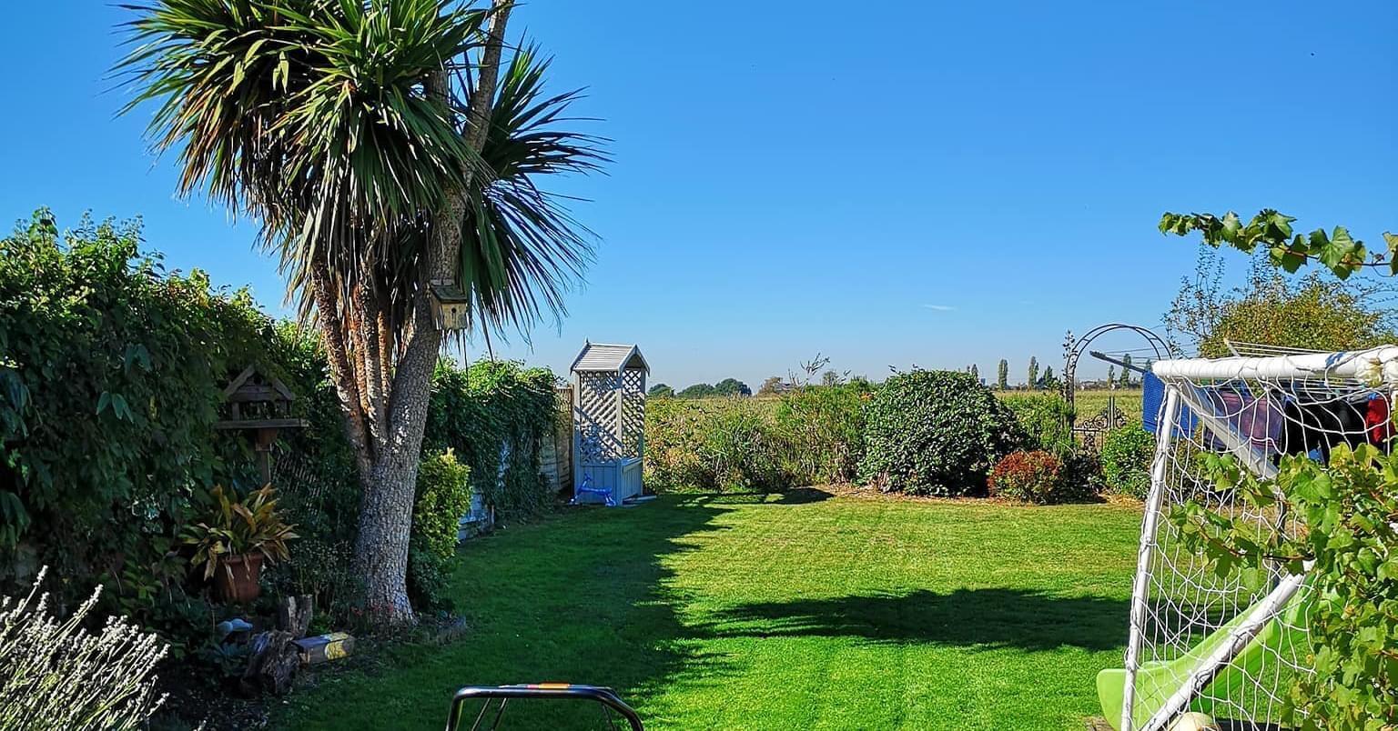 LeighonSea Garden Care LeighonSea, GBENG Nextdoor