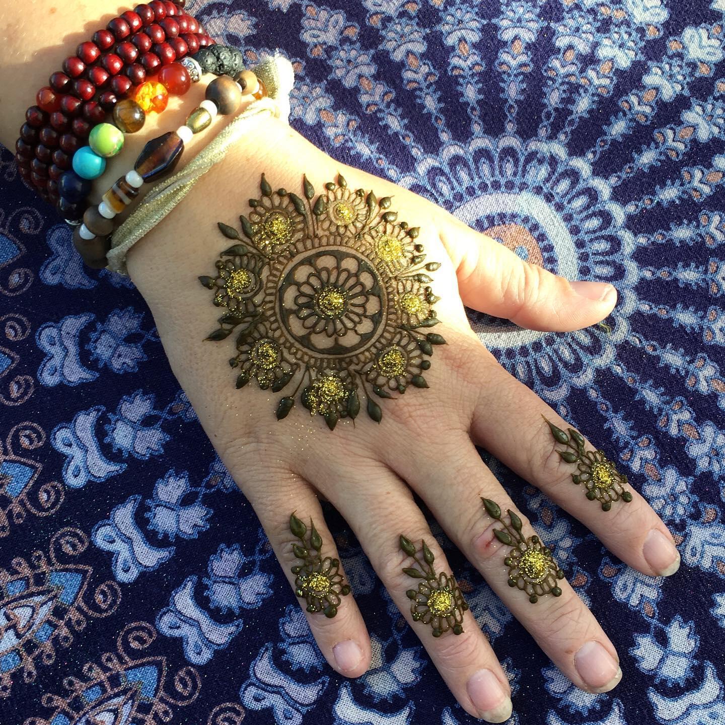 Amazon.com: Psychedelic Marijuana Plant Chakra Weed Mehndi Tribal Design :  Cell Phones & Accessories