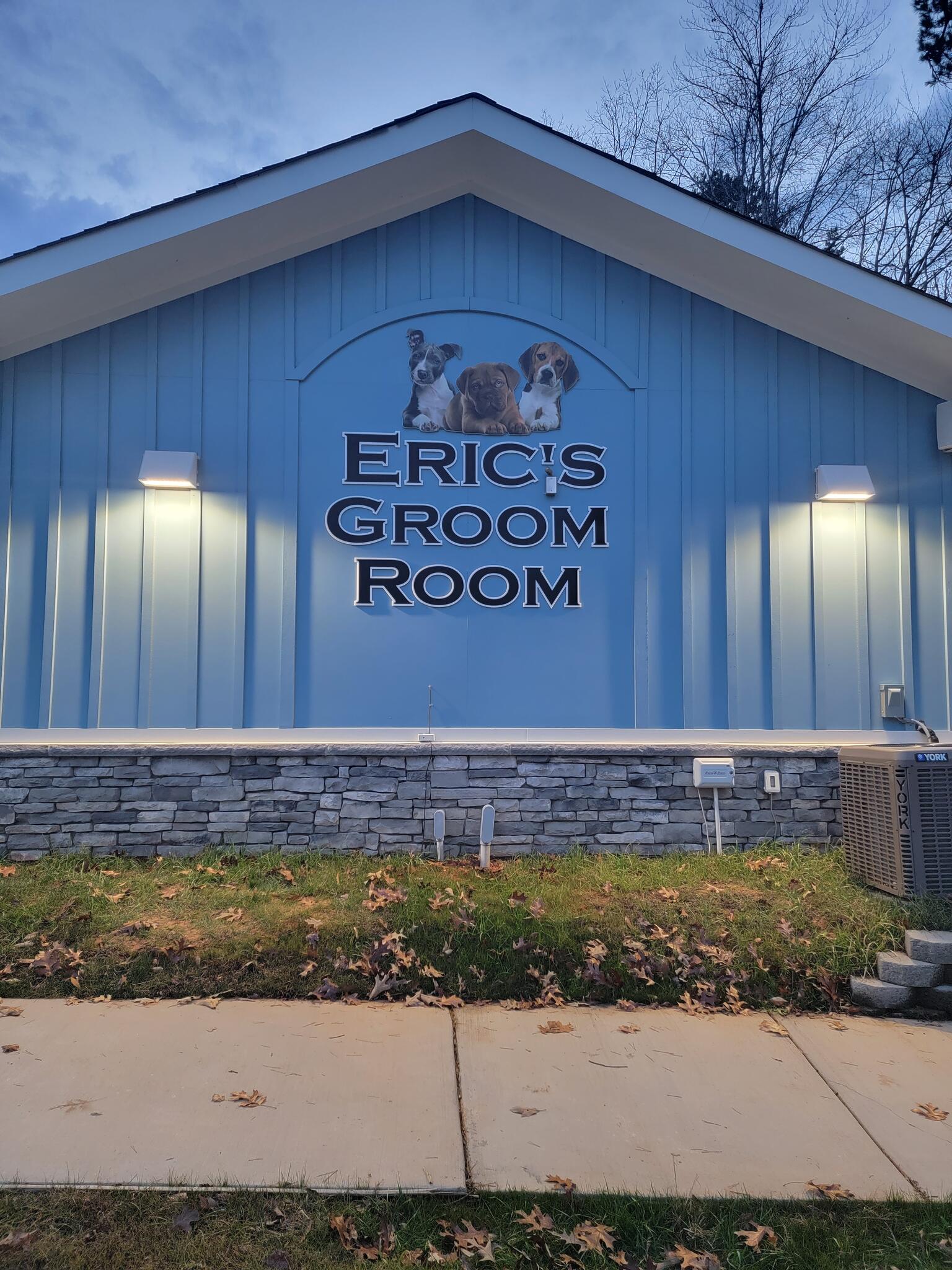 Groom room beech store island