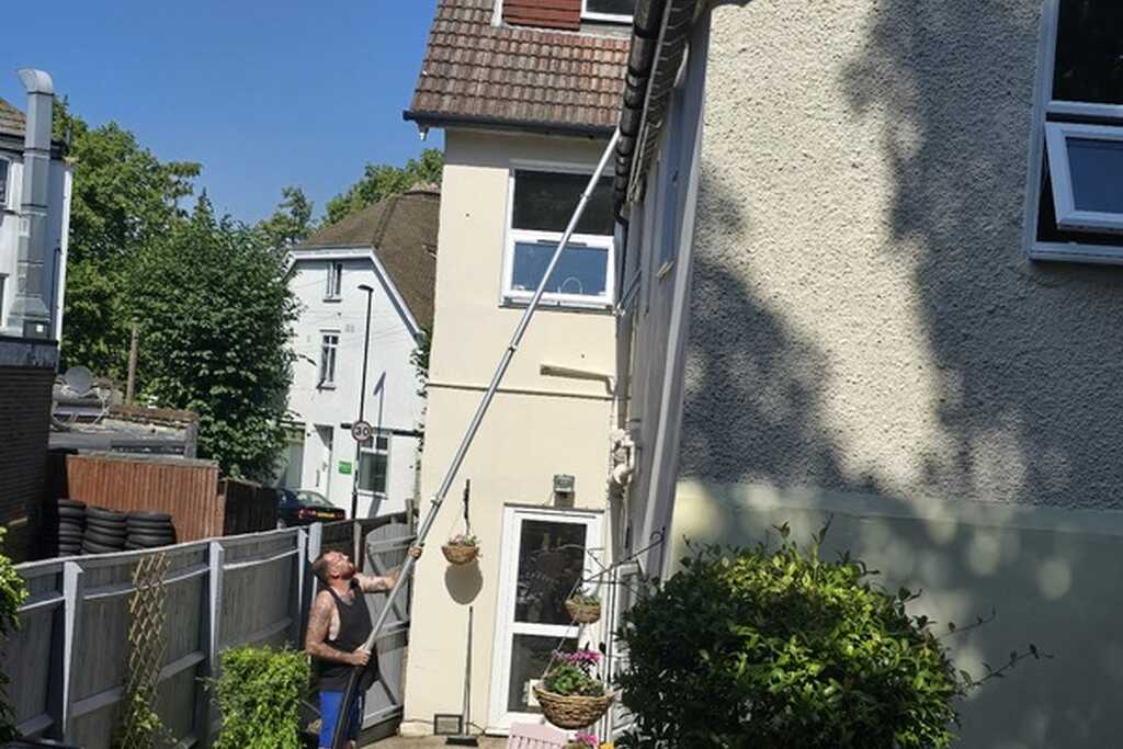 Professional gutter maintenance service