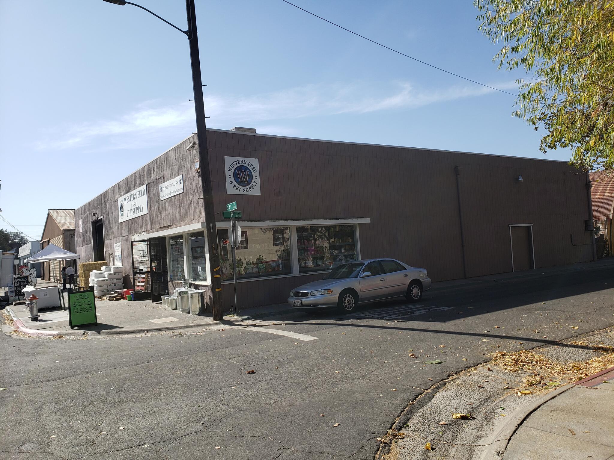 Western feed outlet and pet supply