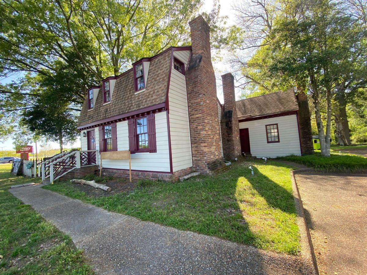 Circa 1734 bakeristro at the historic Carraway house Virginia Beach