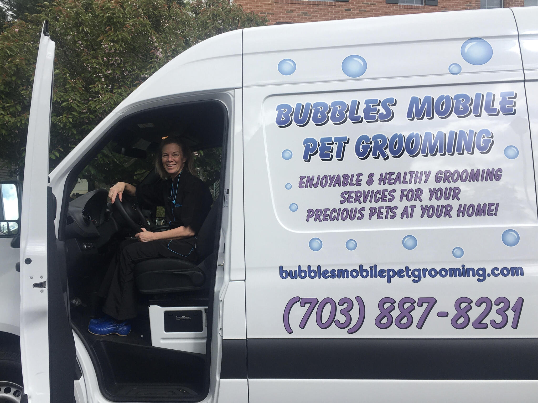 Bubbles mobile hot sale pet grooming