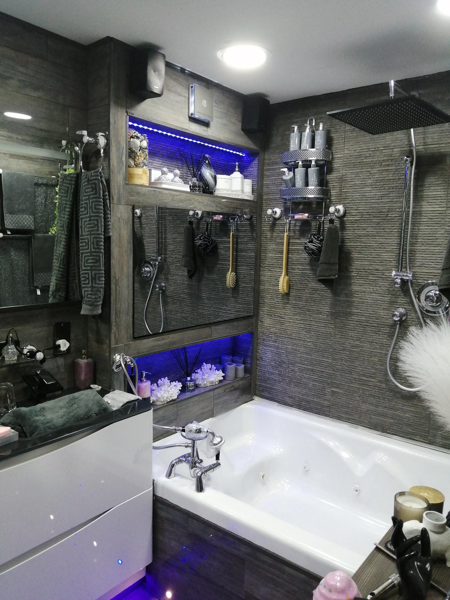 Zeus construction Milton Keynes, Milton Keynes Nextdoor