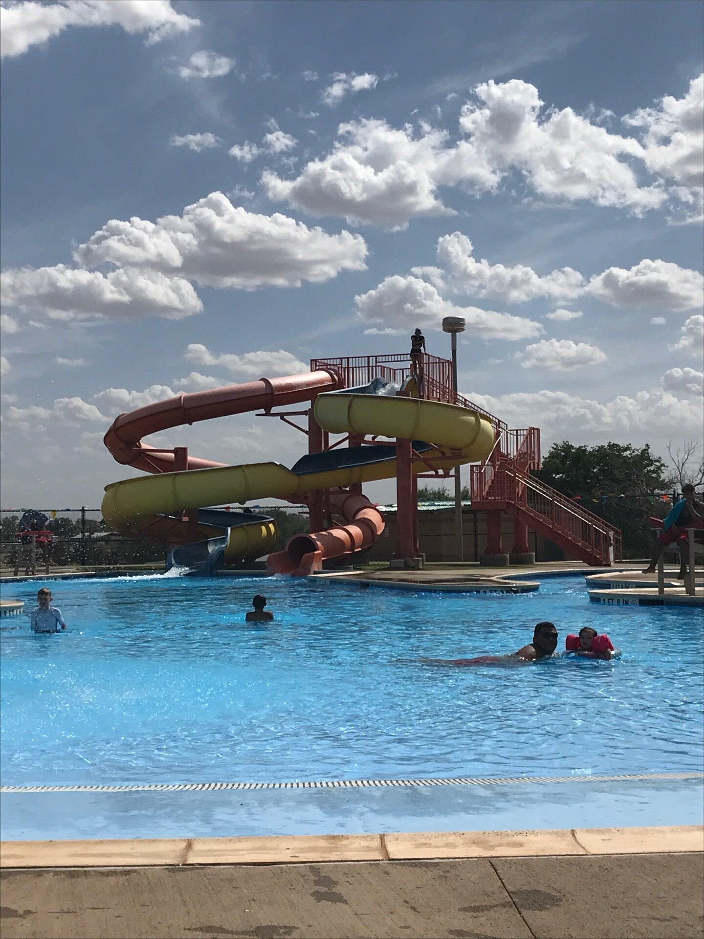 Is Coleman Park'S Brownfield Aquatic Center Worth The Hype? - l61dbec