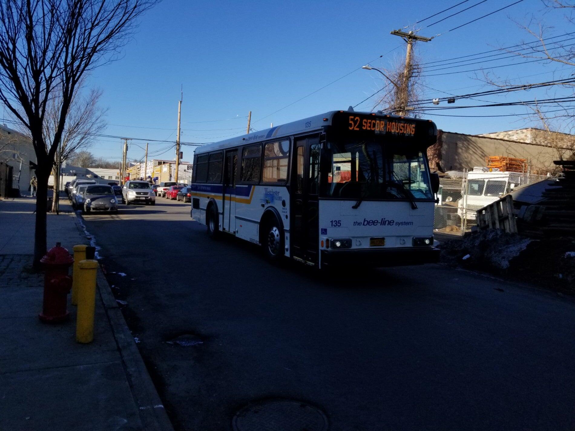 mta-mabstoa-bus-bx16-bx30-and-bee-line-route-52-60-61-62-at