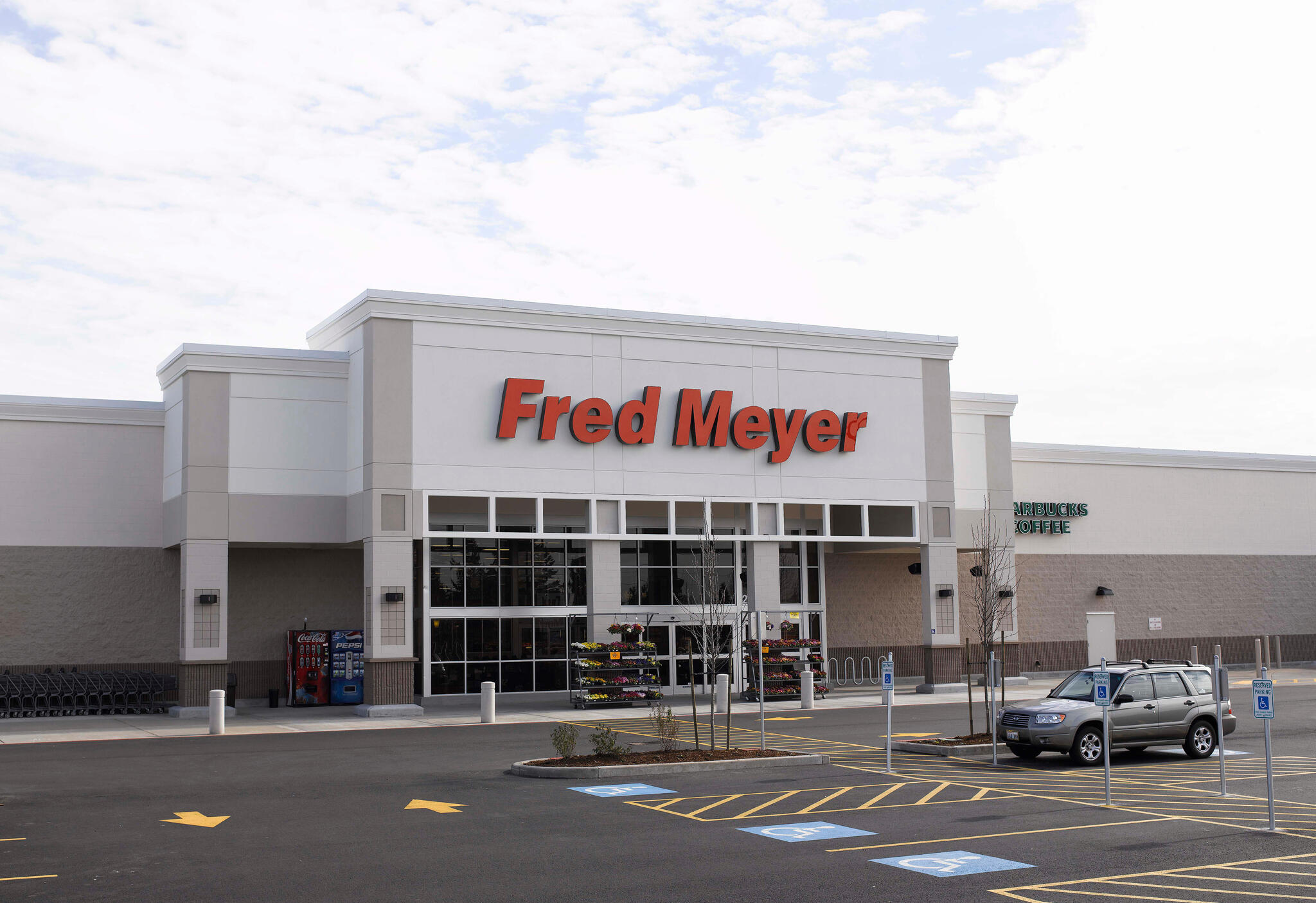 FRED MEYER JEWELERS - 2169 S Mooney Blvd, Visalia, California