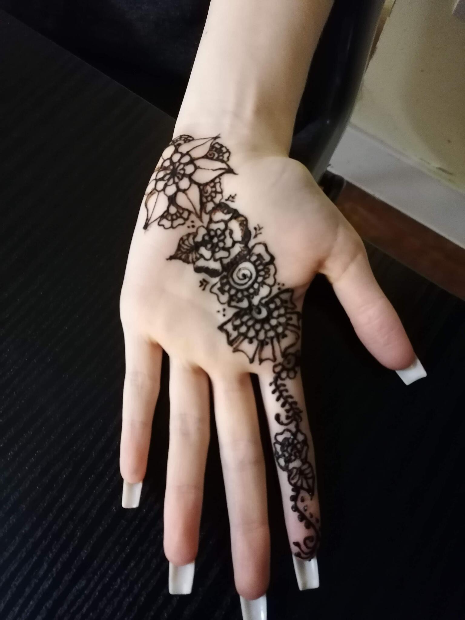 henna artist - Edgware, GB-ENG - Nextdoor