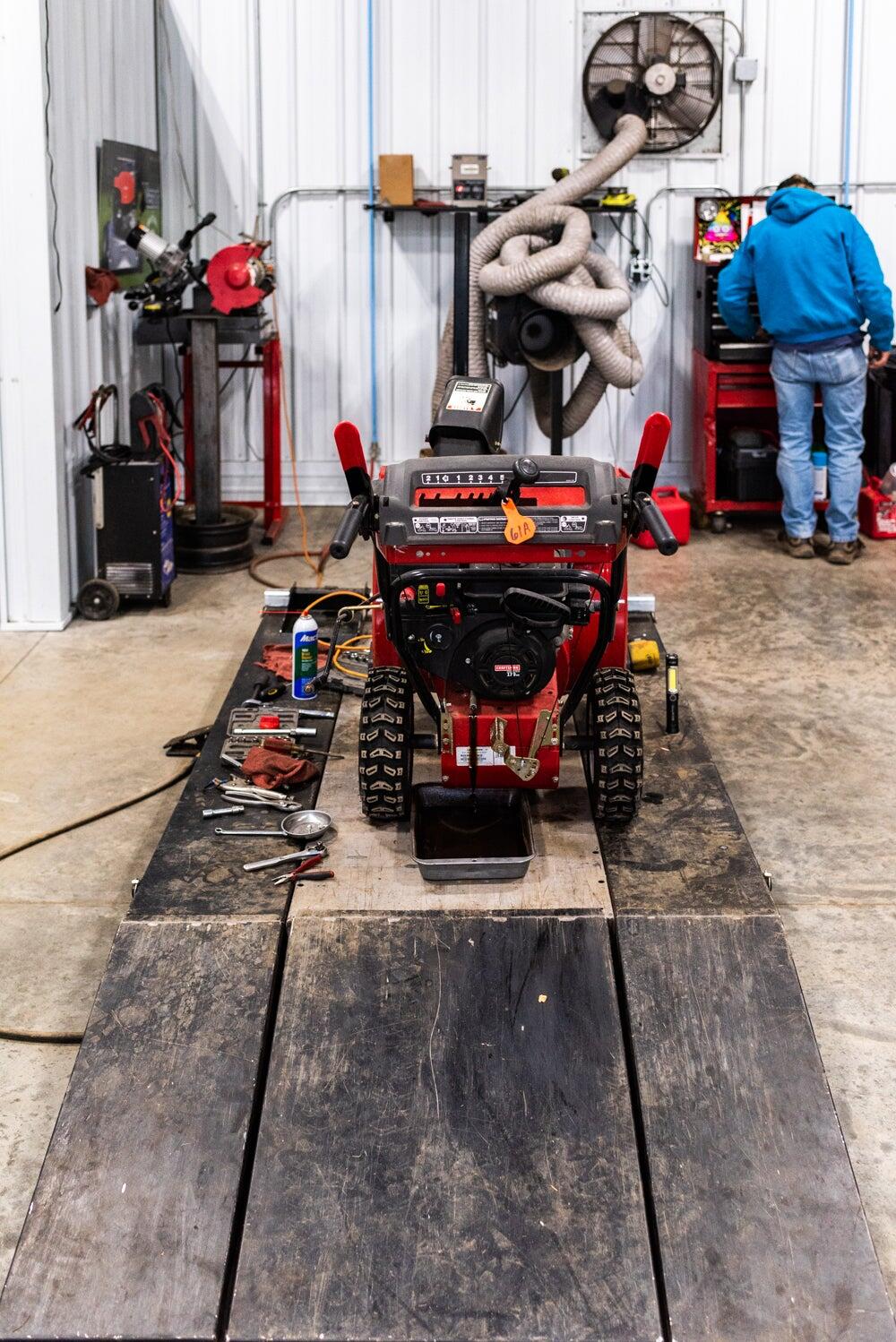 D&d lawn mower repair best sale