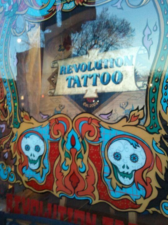 Revolution - ArtWear Tattoo