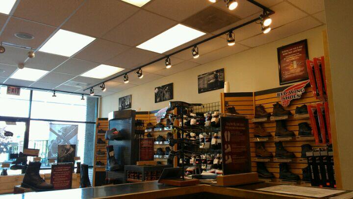 Red wing shoe deals store plainfield