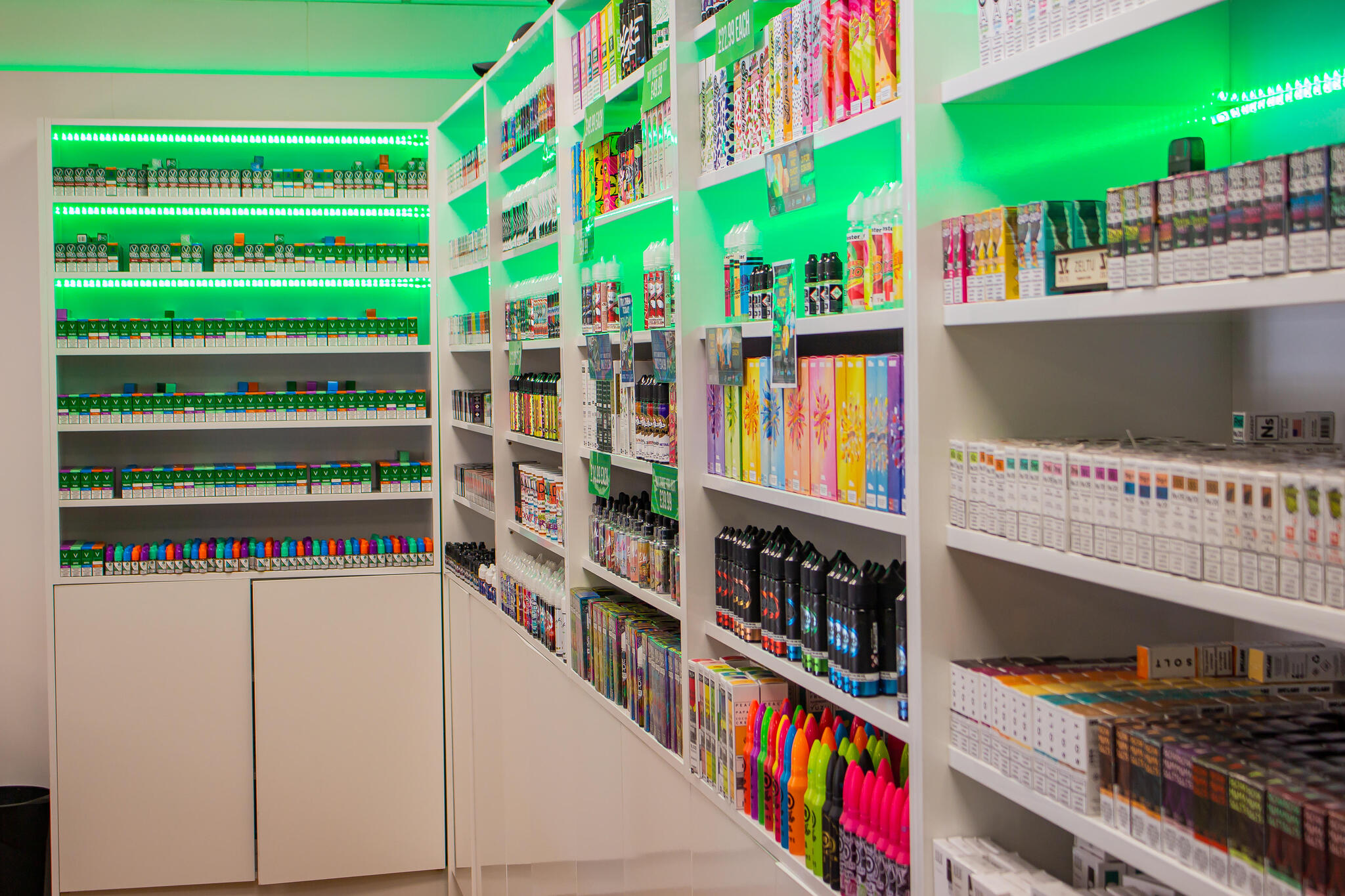 vape shop anniesland 1,663 Vape Shop Stock Photos, High-Res Pictures, and Images - Getty Images