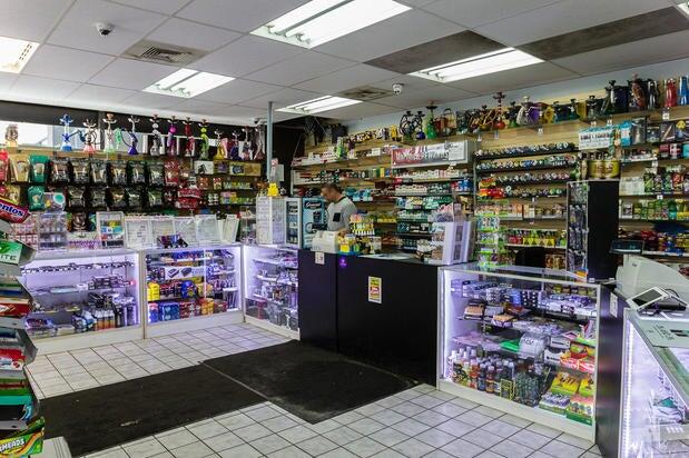 Downtown Smoke Shop - Saint Paul, MN