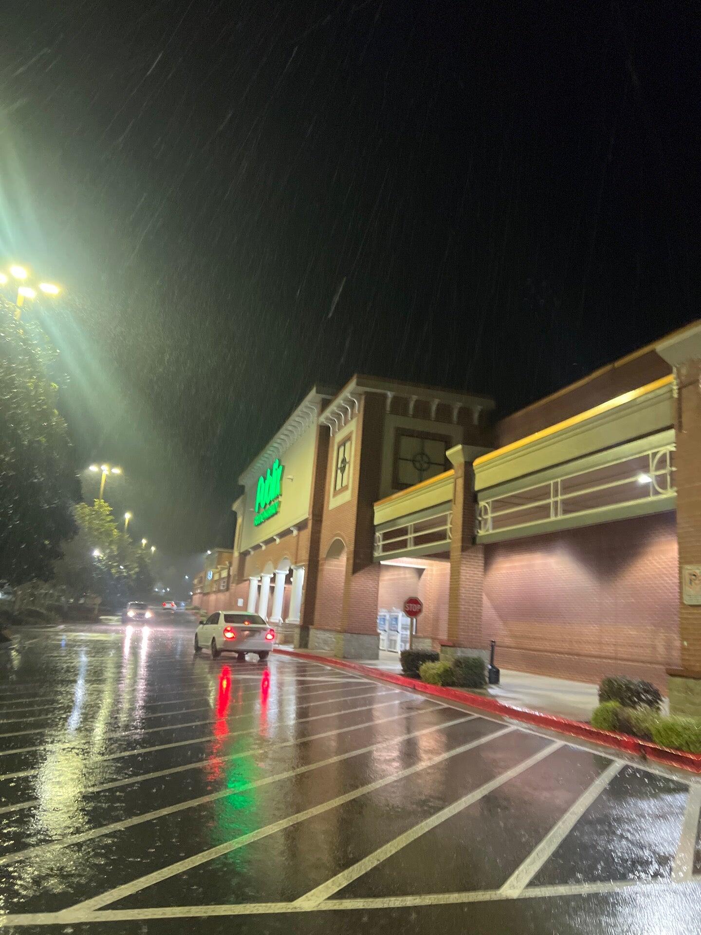 Lxtg/Depublix Super Market At Peachtree Battle Shopping Center.Html - d985g9y