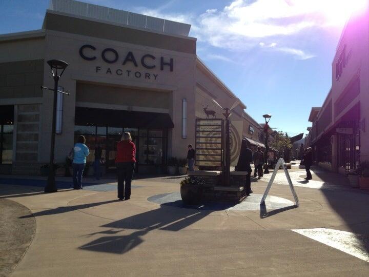 Ultimate Guide to Coach Outlet in Leeds, AL