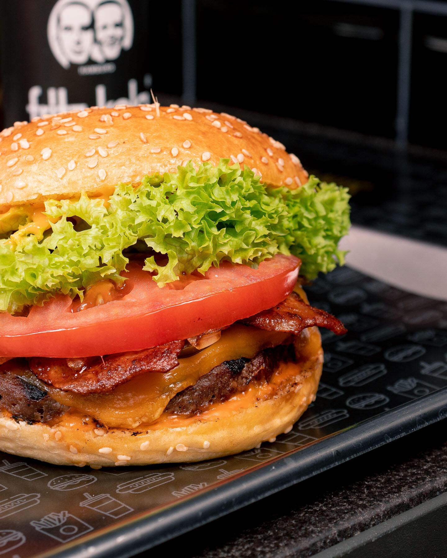 EtManus Burger - Nextdoor