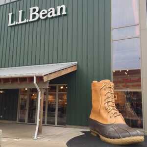 L.L.Bean Store - Ross Park Mall - Pittsburgh, PA 15237
