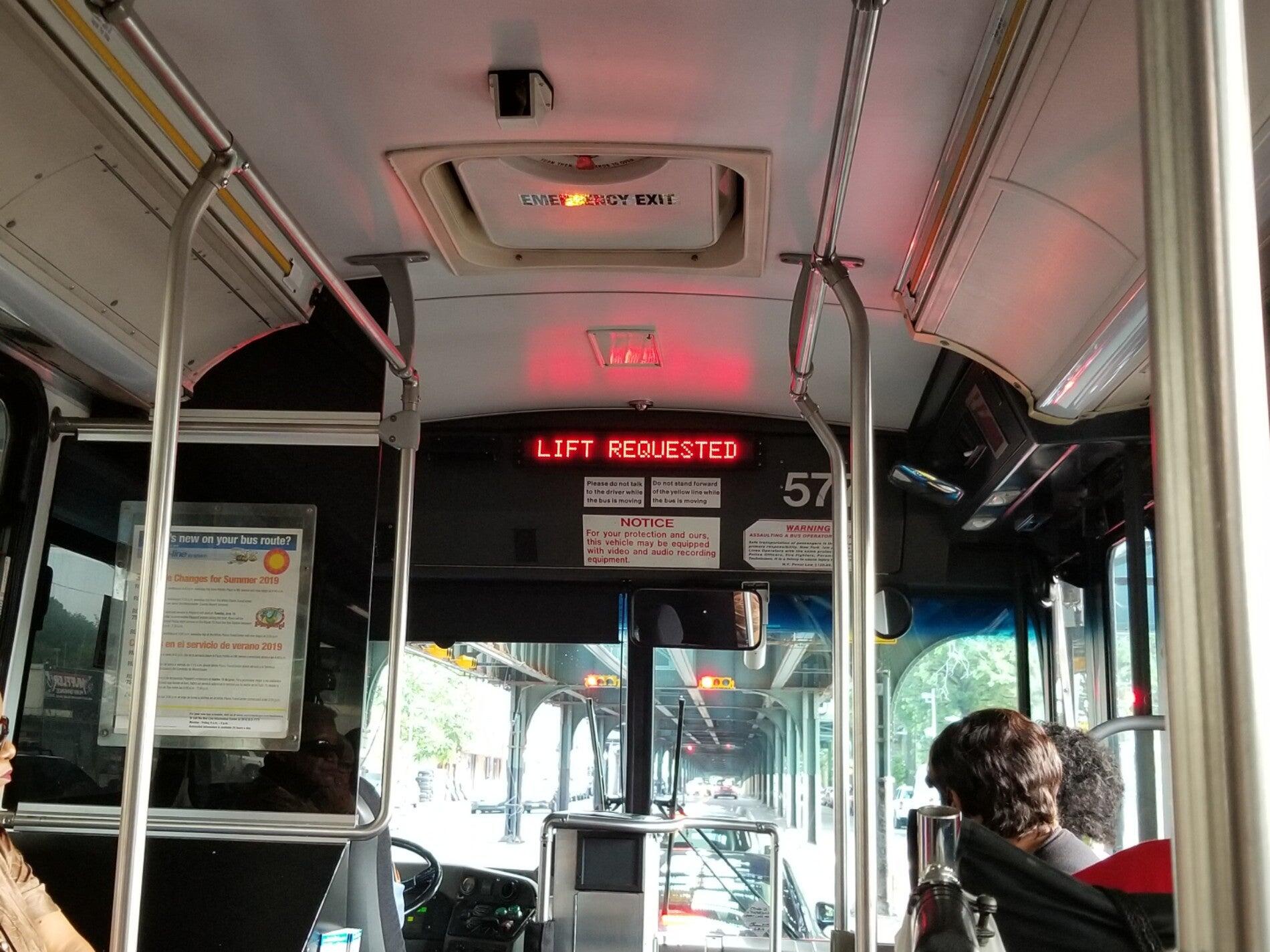 MTA MaBSTOA Bus Bx10 And Bee-Line Route 4 / 20 / 21 At Gun Hill Road ...