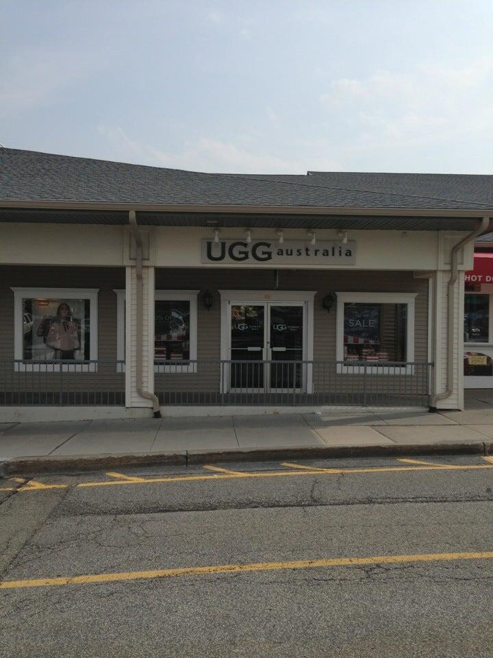 Ugg 2024 monroe outlet