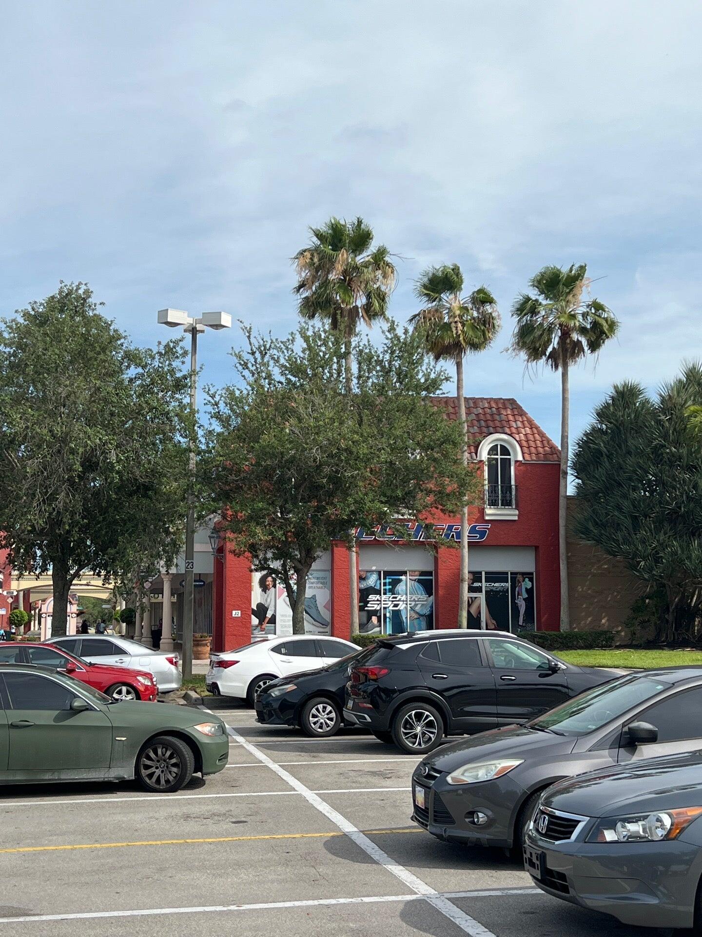 Skechers outlet shop store estero