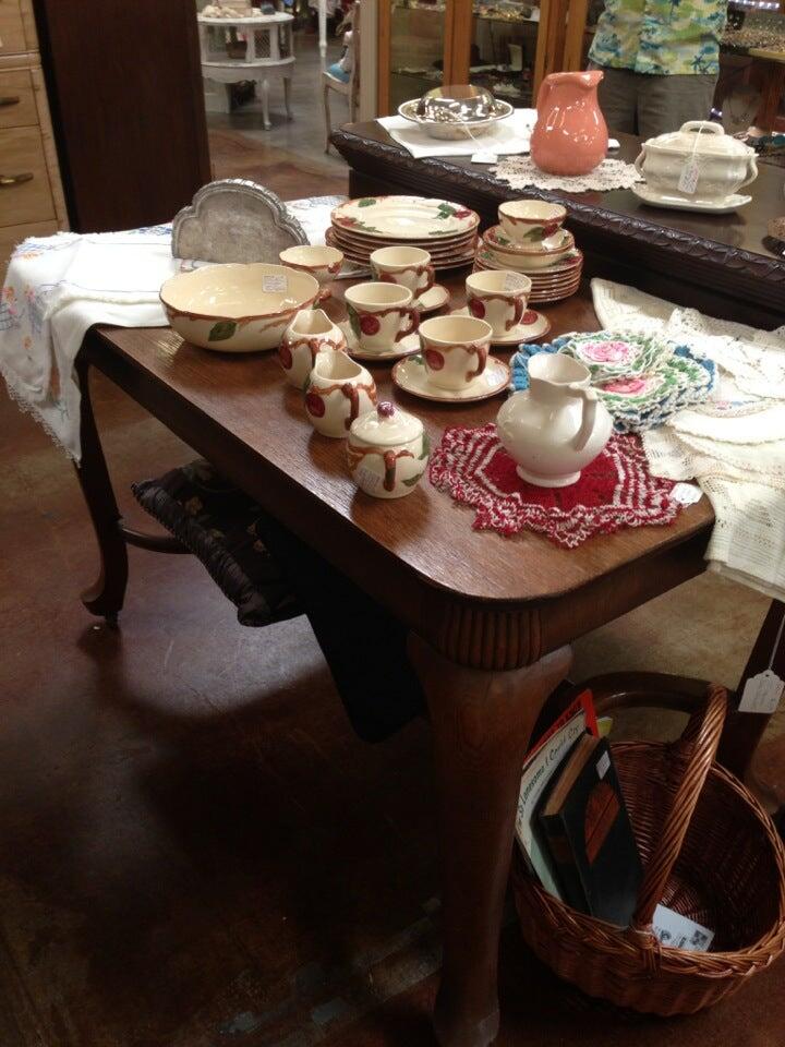 Lone Star Antiques — coin shop photo