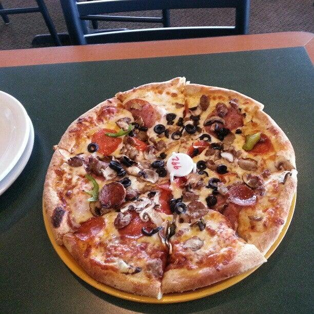 Round Table Pizza Antelope Ca Nextdoor