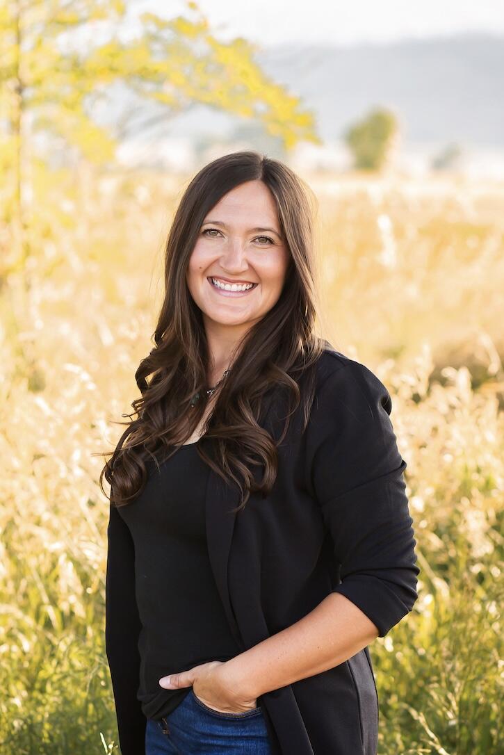 Paige Arnold, Realtor, Realty One Group Fourpoints Nextdoor