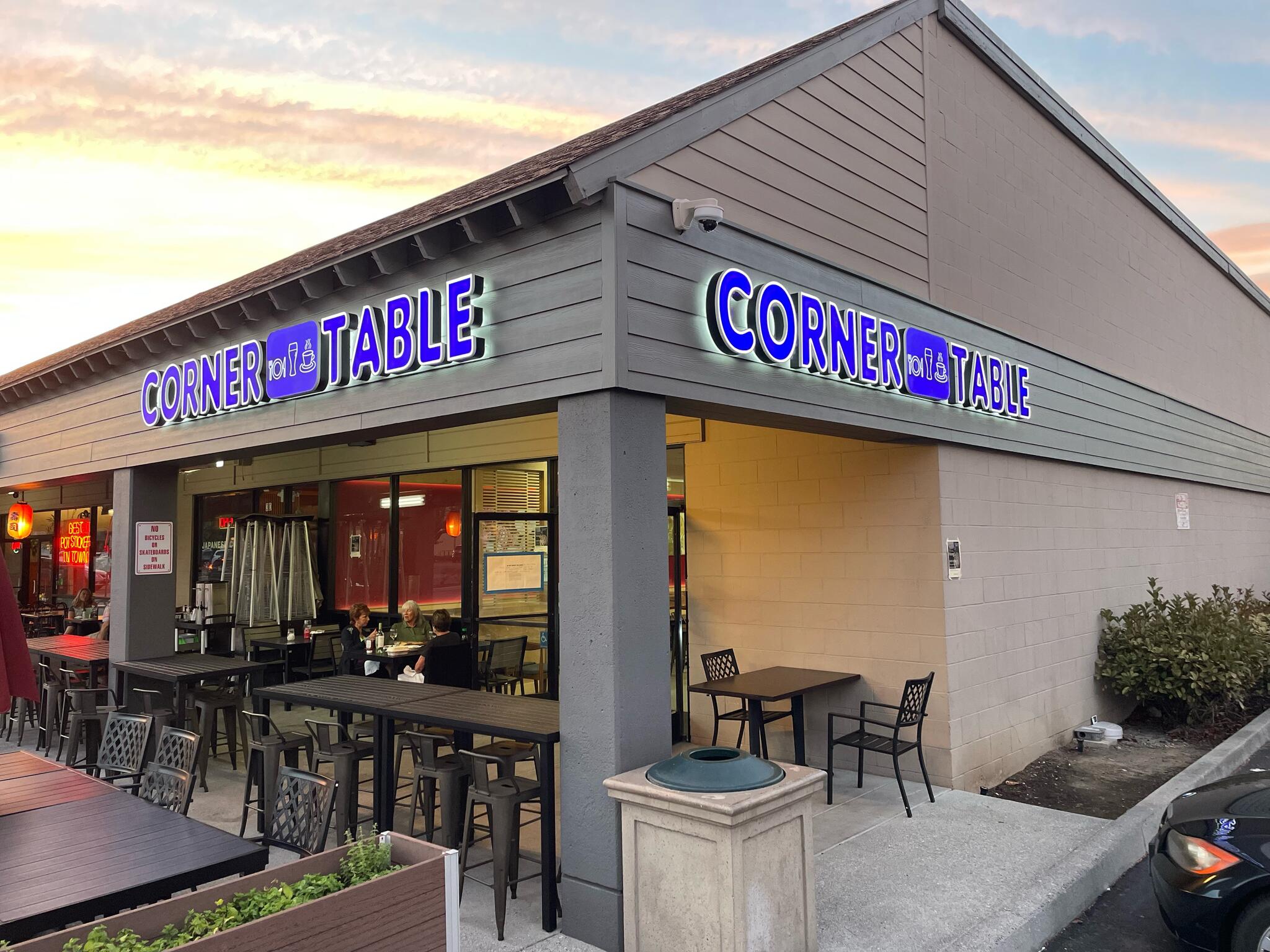 CORNER TABLE Redwood City, CA Nextdoor