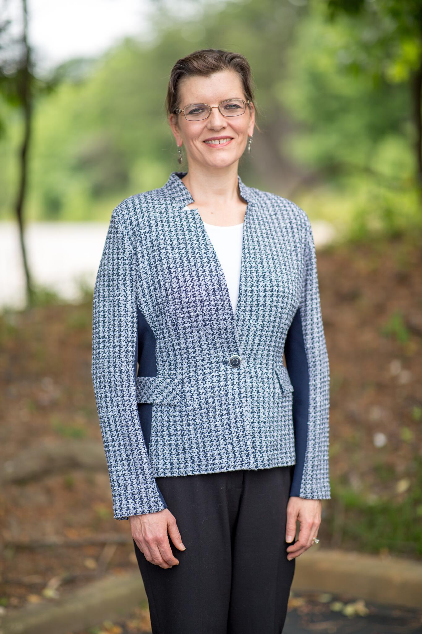 Joanna Derksen Bare - Nextdoor