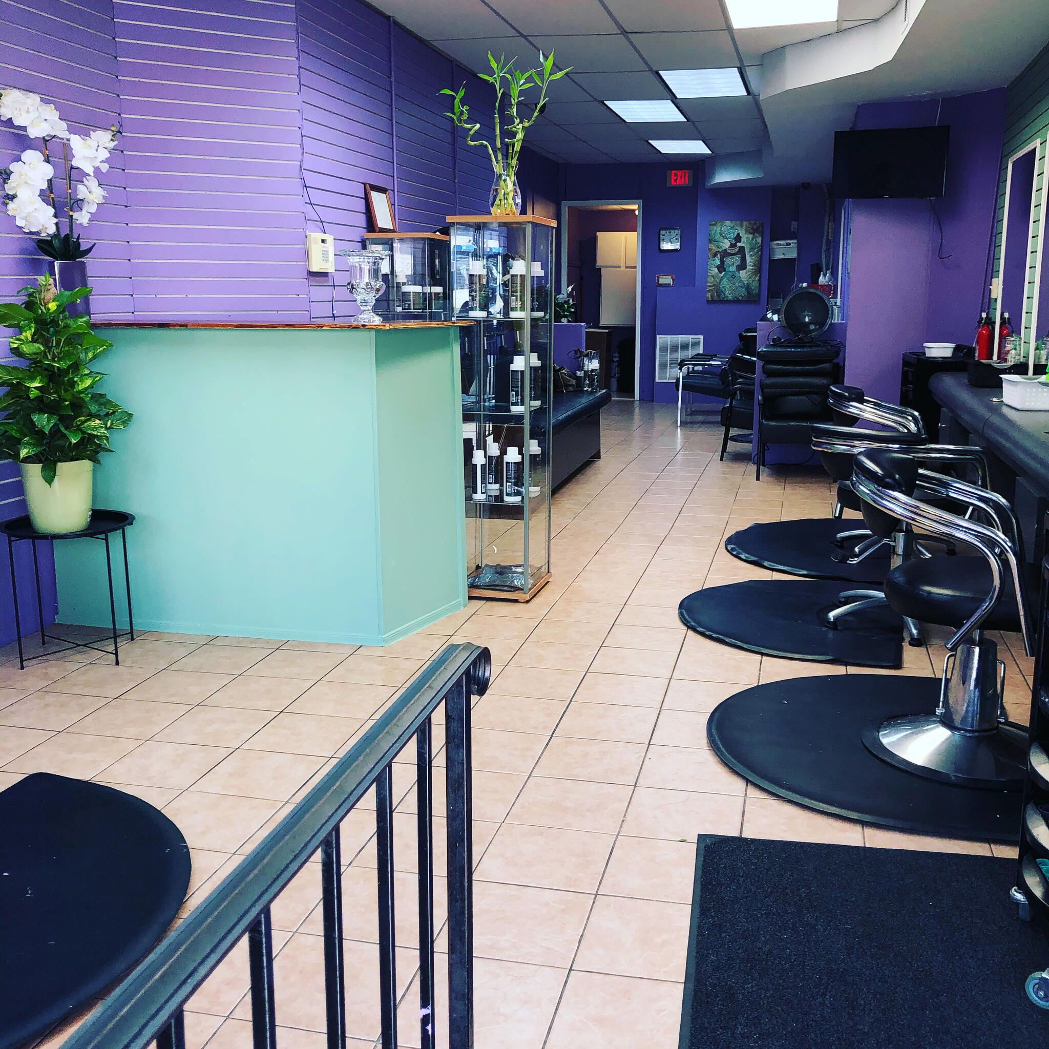Mother And Daughter Dominican Salon - Newark, NJ