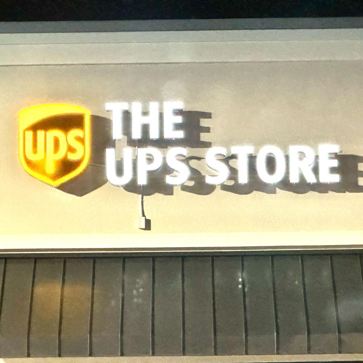 THE UPS STORE IN THE NORTHPOINT PUBLIX SHOPPING CENTER Jacksonville