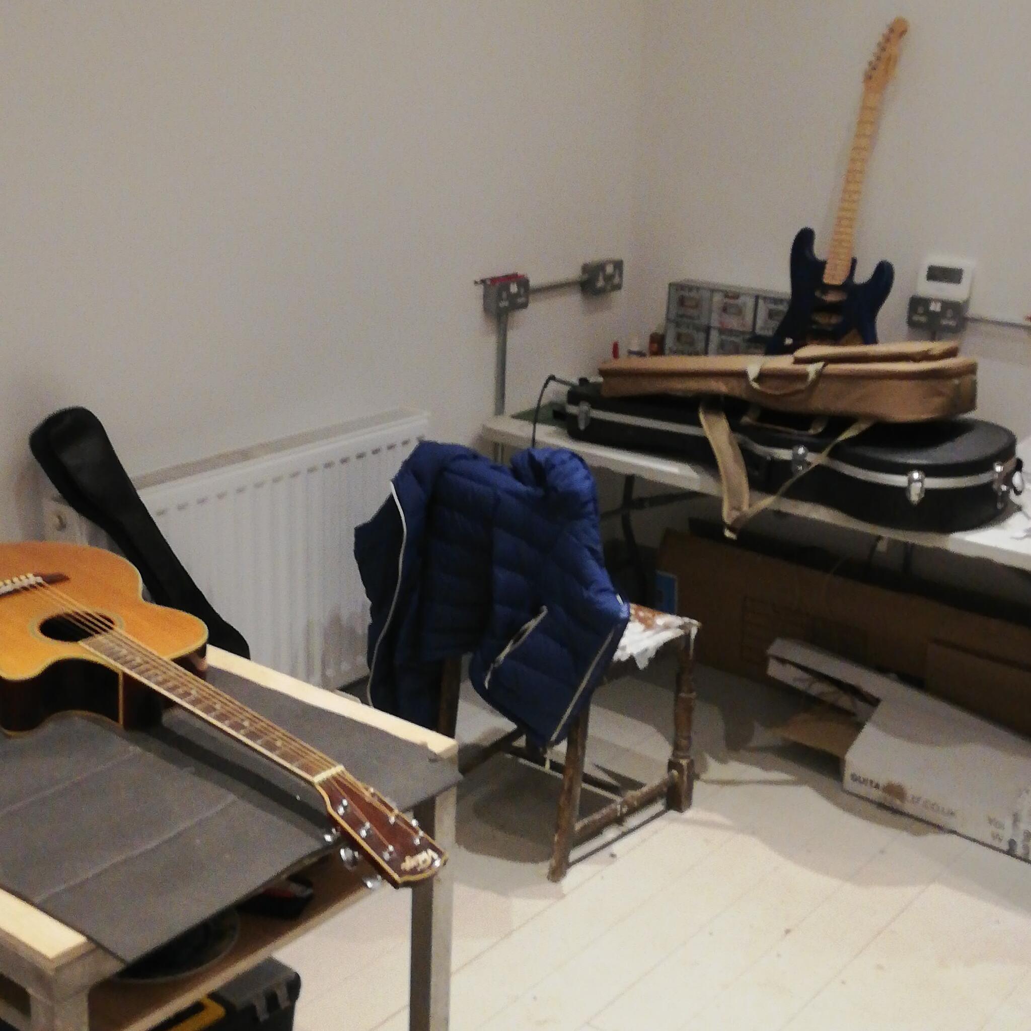 Twowood Guitars Manchester Nextdoor