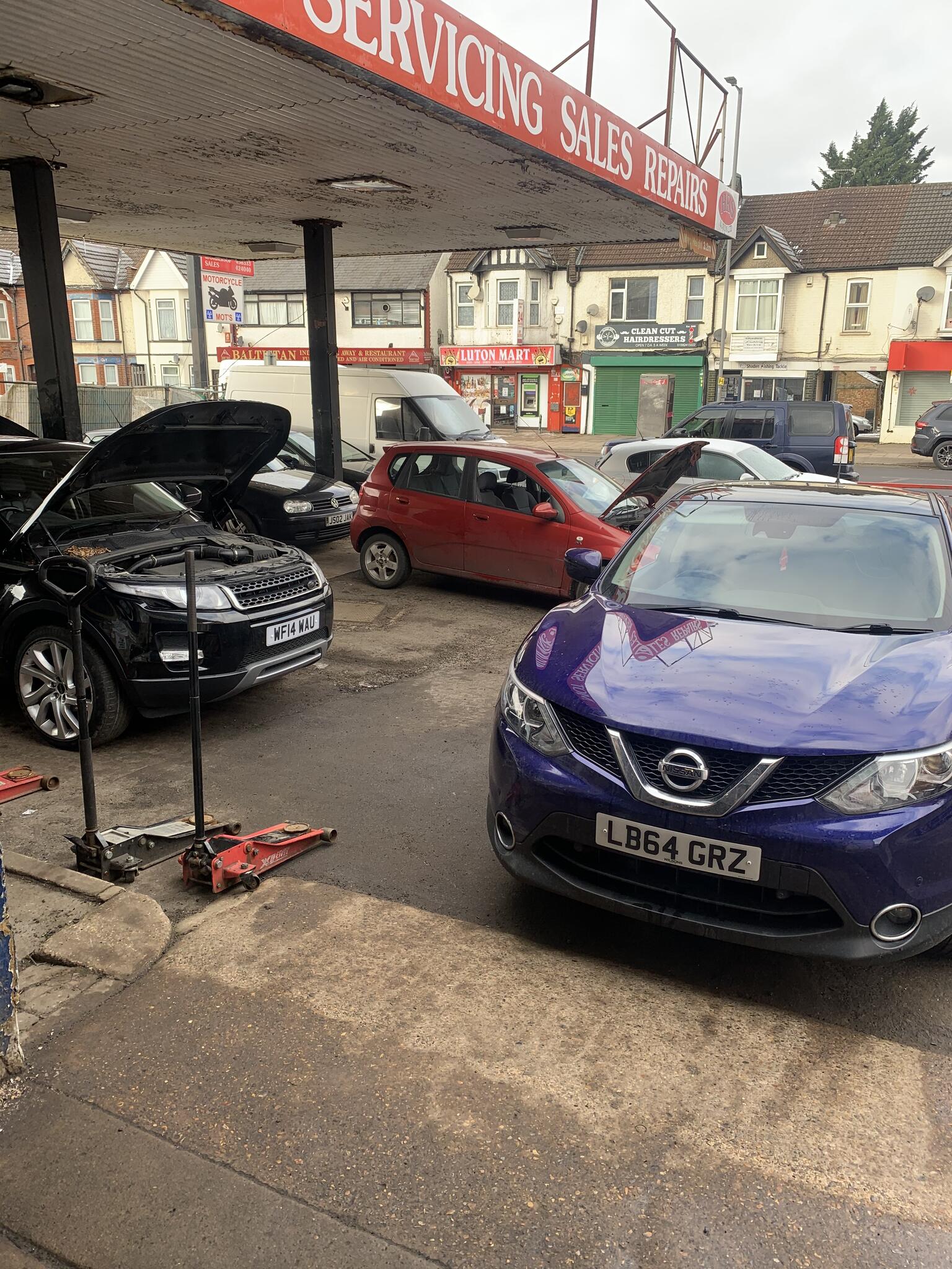 Hitchin Road Garage Luton, GBENG Nextdoor