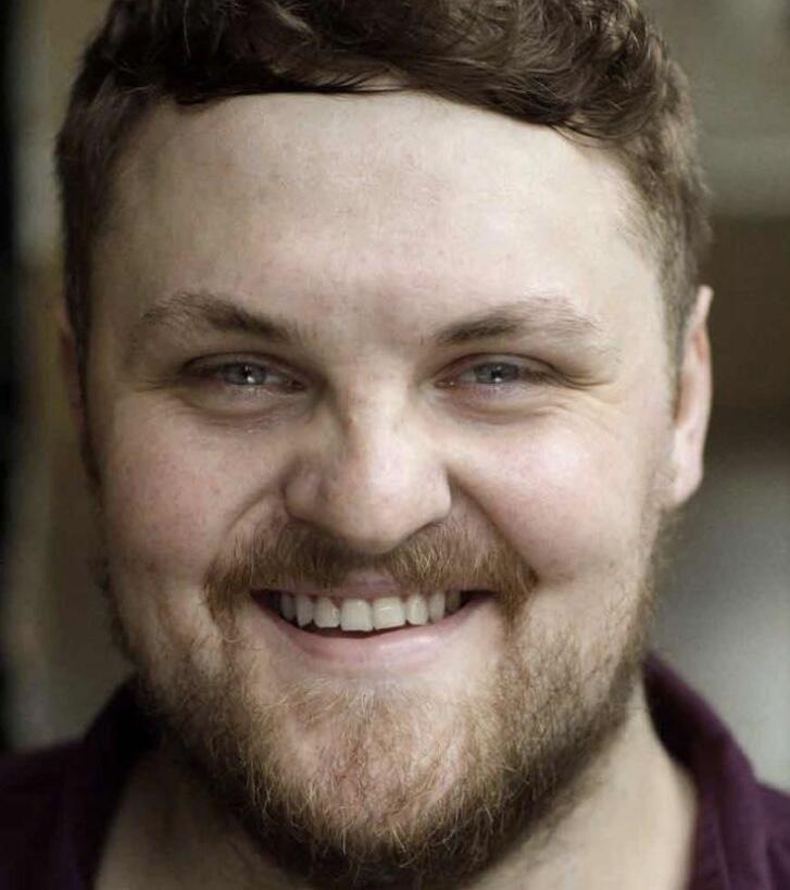 How Much Dough Does Julian Hoult Have?  : Financial Reports Salary & Latest News