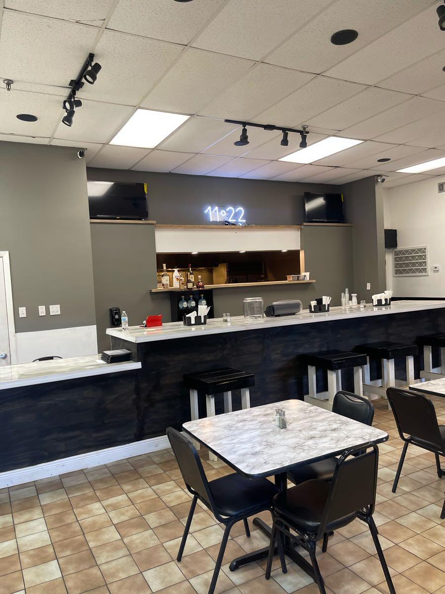 11.22 Resturunt & Grill - Nextdoor