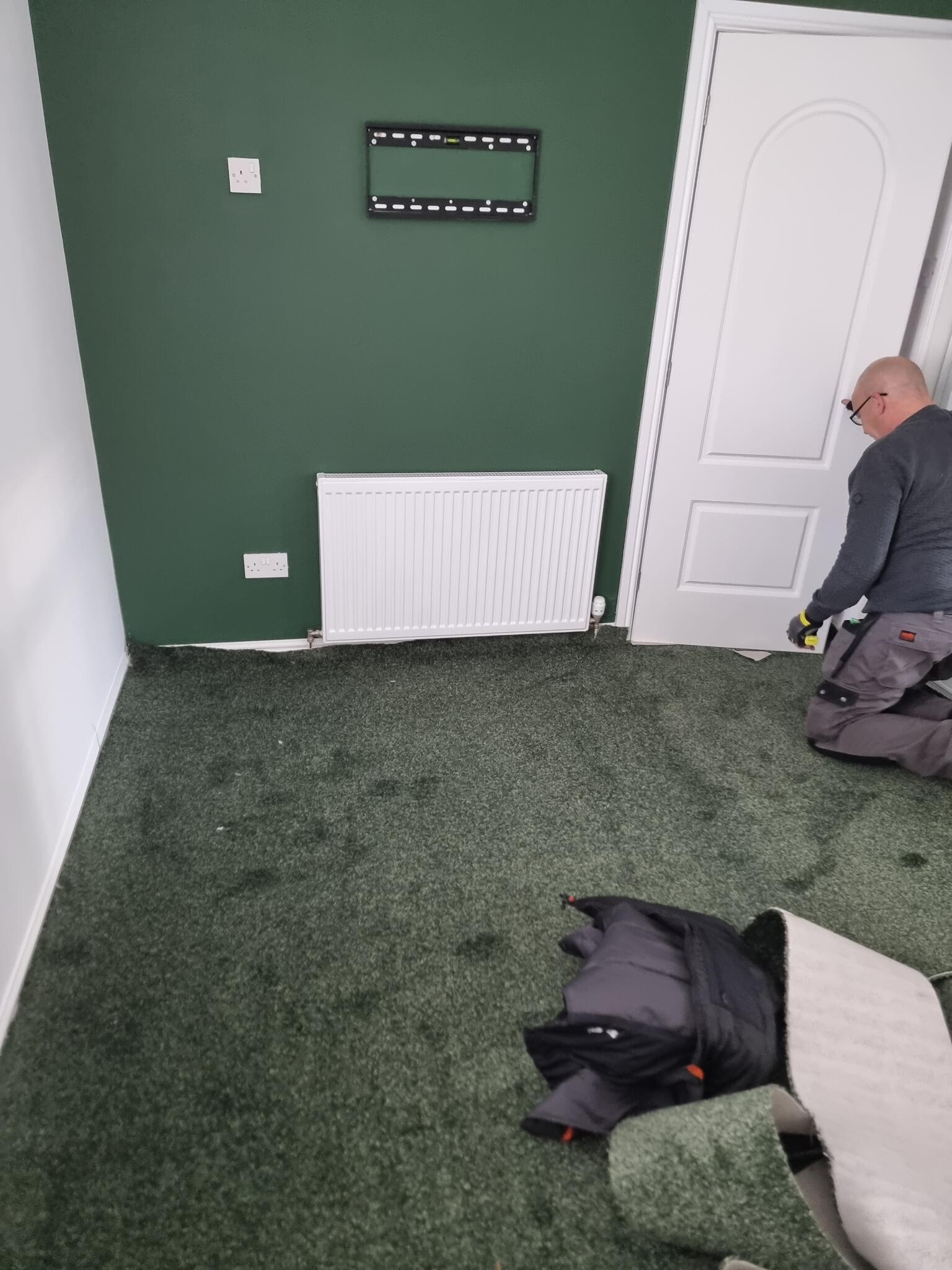 Inverclyde carpet fitter Greenock Nextdoor