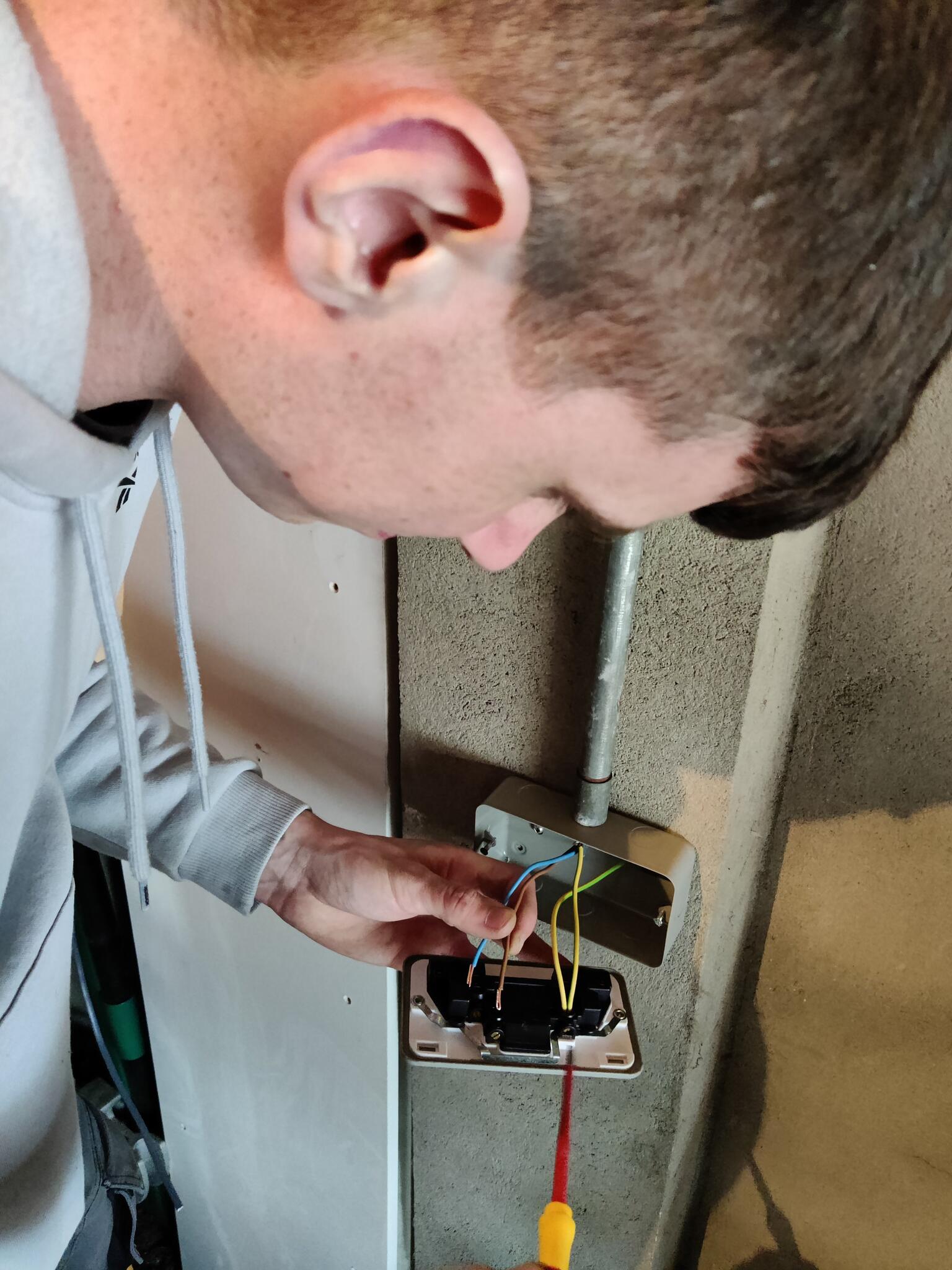 KC Electrical Belfast Nextdoor