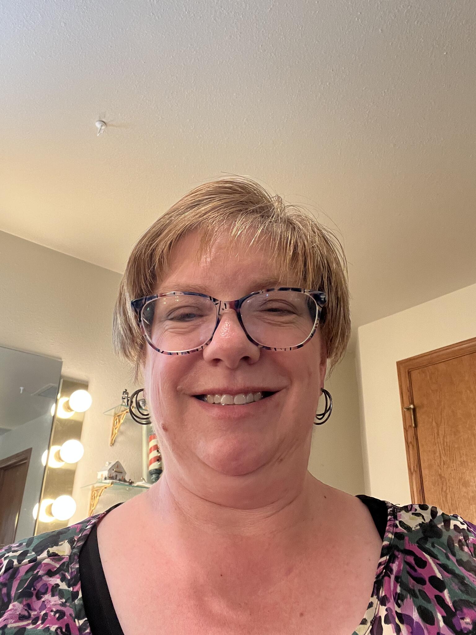 Rosanne Reinhold/ Stylin&Smilin Salon Green Bay, WI Nextdoor