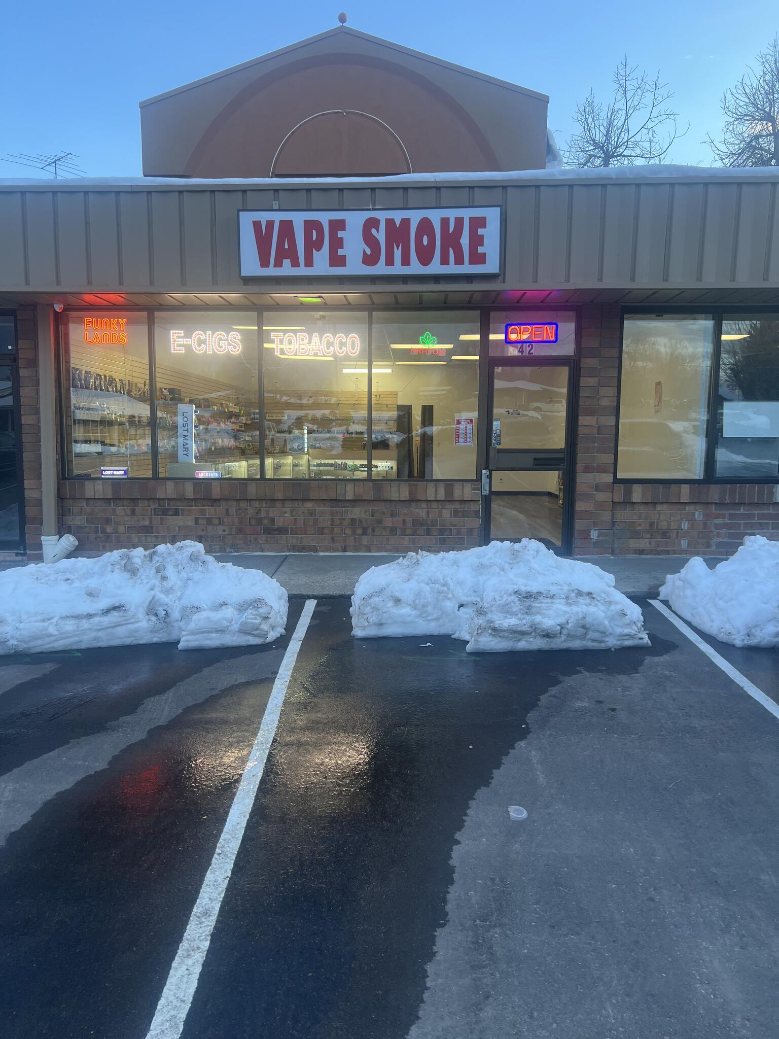elfbar nachfüll pod läuft aus Vehicles crash into 2 Parker vape stores, causing thousands of dollars in  damage main image 0