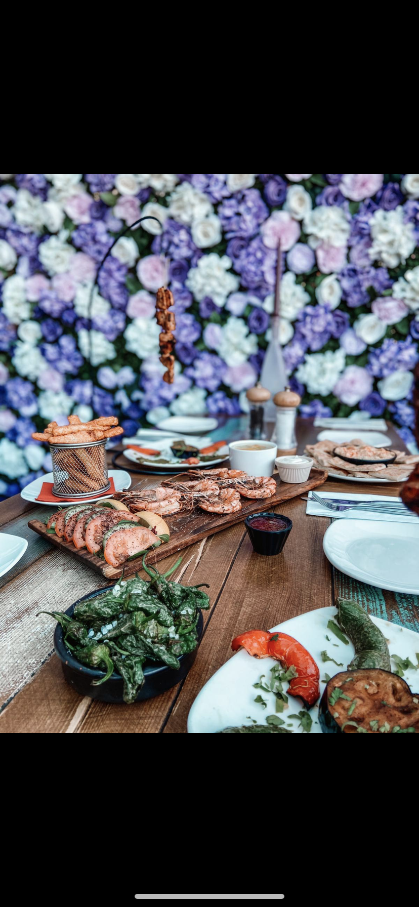 Efes Wine & Tapas Bar Nextdoor