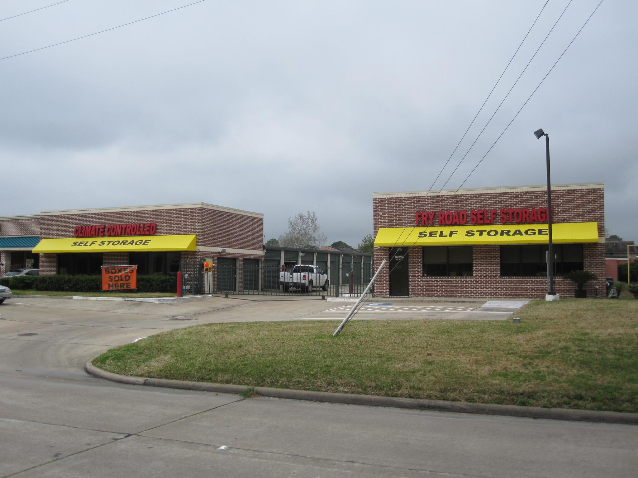 Fry Road Self Storage Dandk Organizer