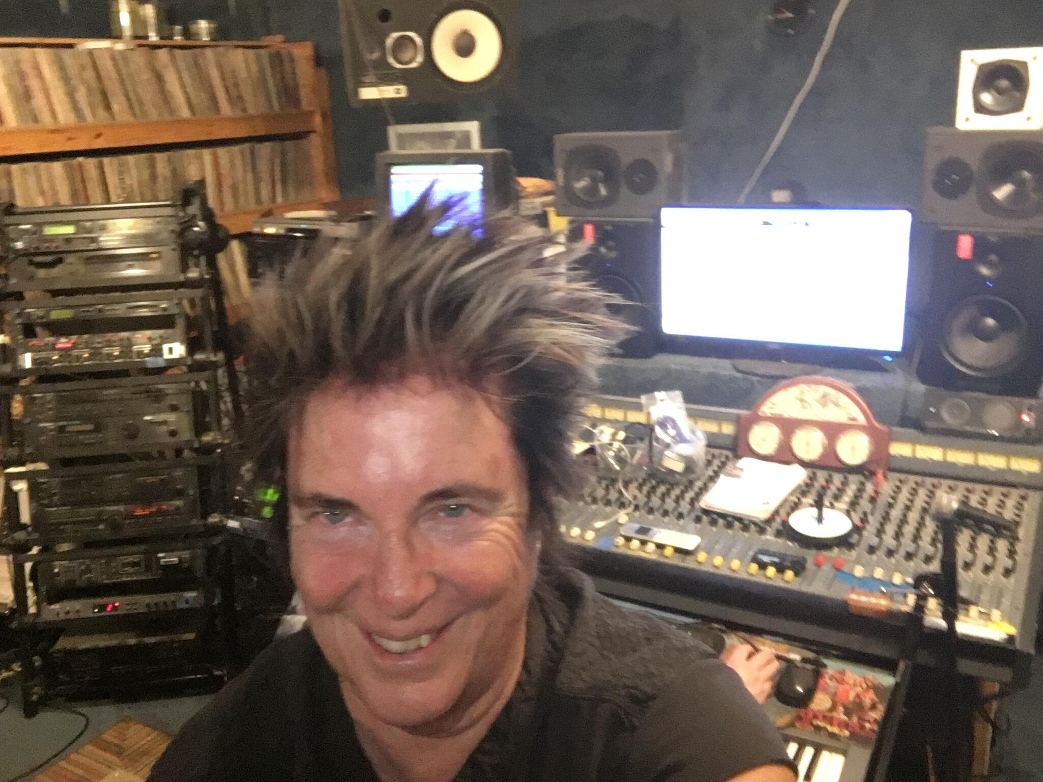 Jan Rado Singer Songwriter - Nextdoor