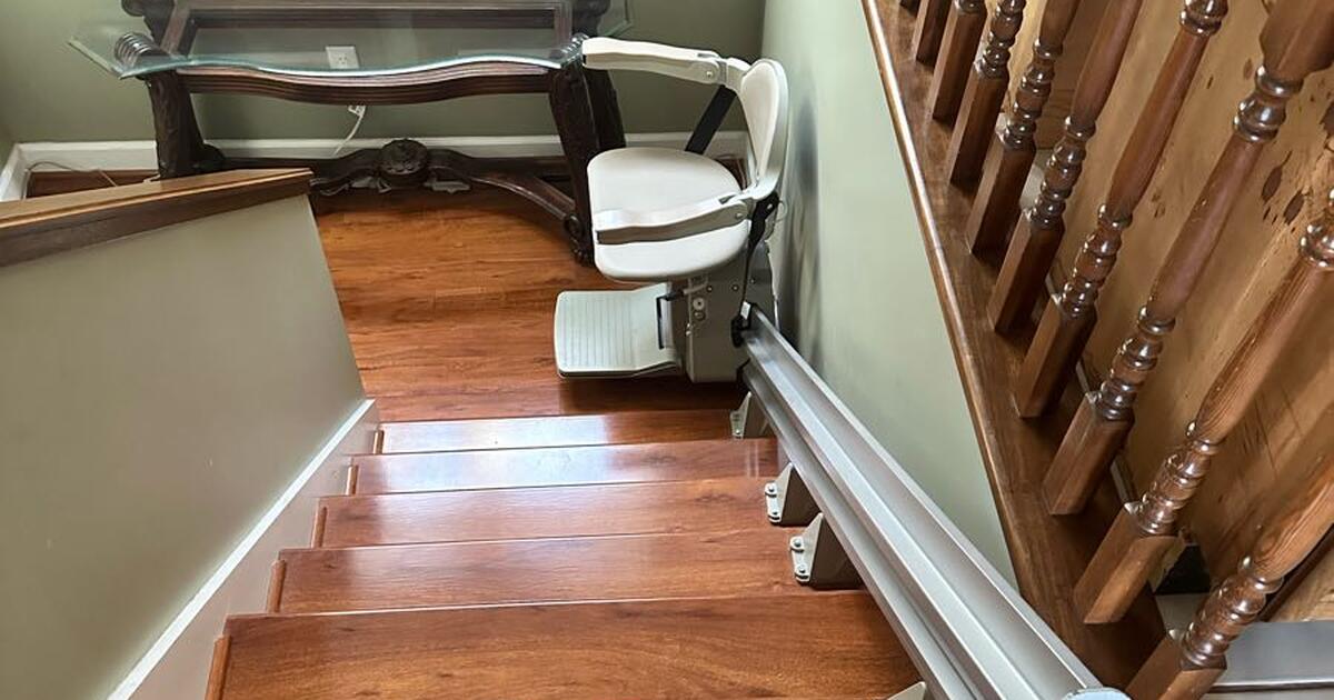 Stair chairlift for 700 in Loudon, TN For Sale & Free — Nextdoor