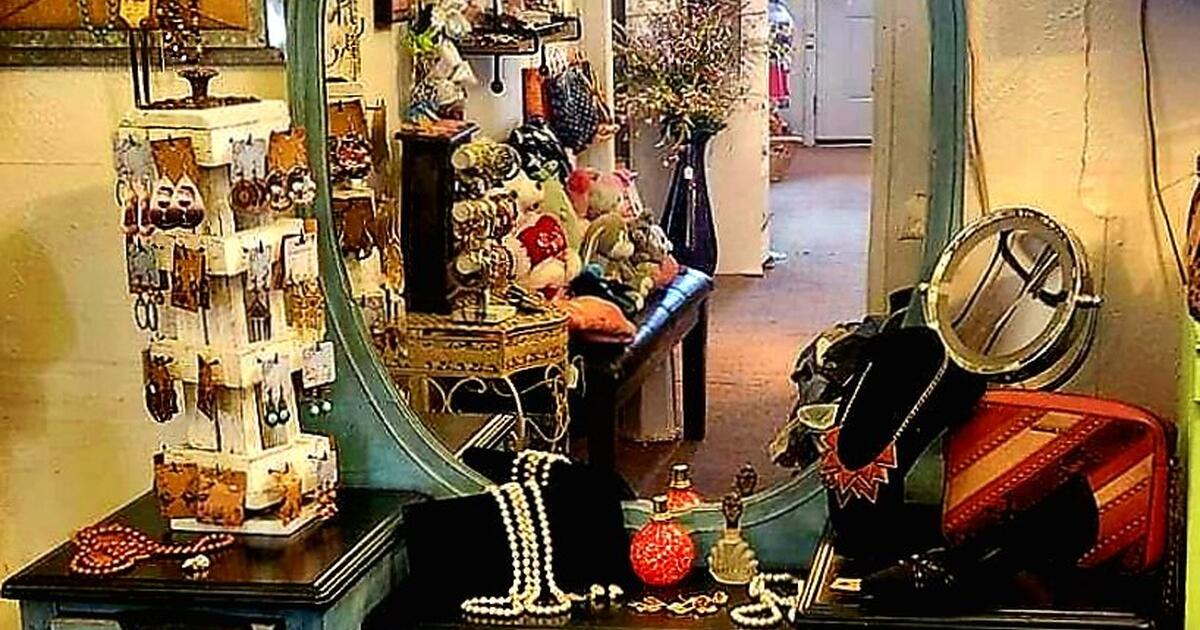 Bedroom Vanity 20 OFF Until Feb 14th. for 279 in Corpus Christi, TX