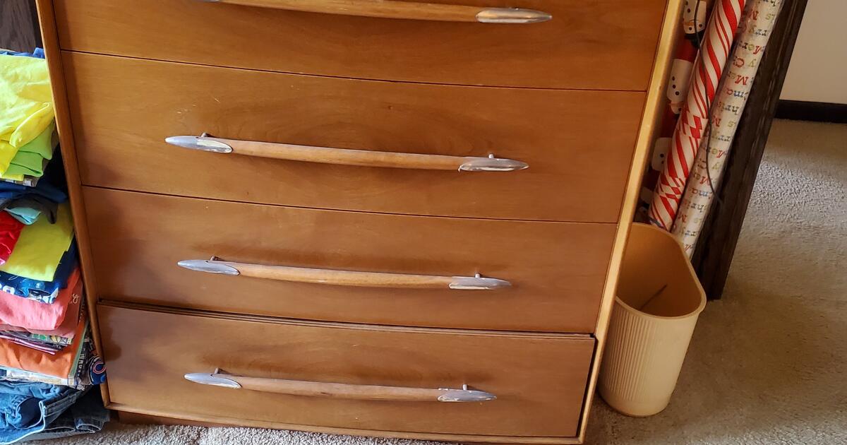 bedroom furniture for 950 in Westchester, IL For Sale & Free — Nextdoor