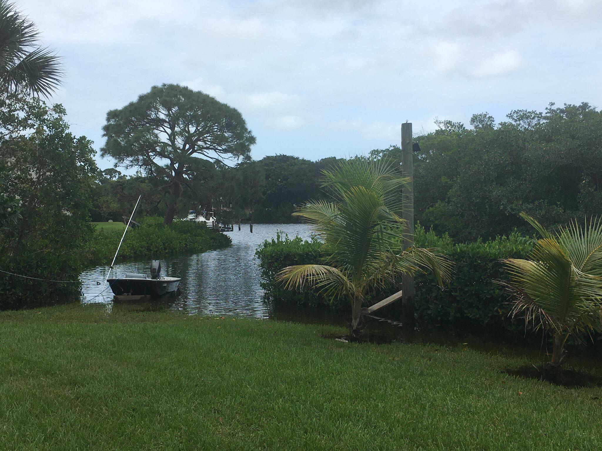 Boaters 1/1 Cottage, on Manatee Creek for 2200 in Stuart, FL For