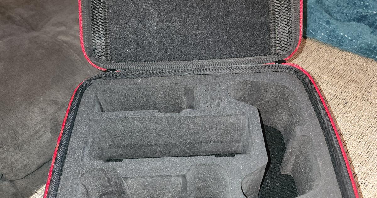 Nintendo Switch Zadii Hard Carrying Case & Grip Stand for 20 in