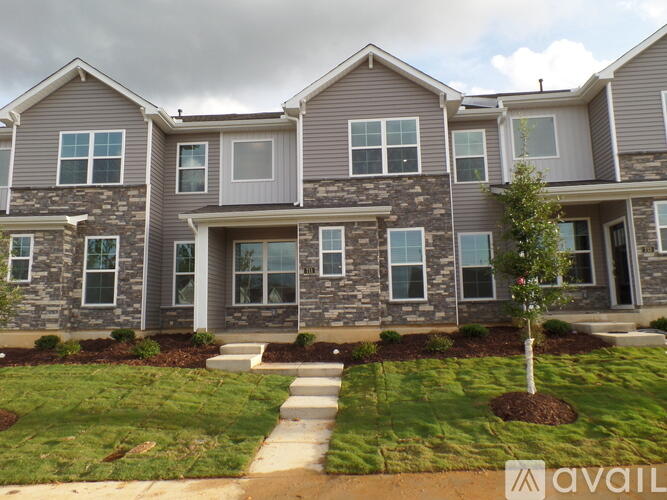 $2,300 - 3 Bedroom 3 Bathroom Townhouse In Fuquay-Varina With Great Amenities