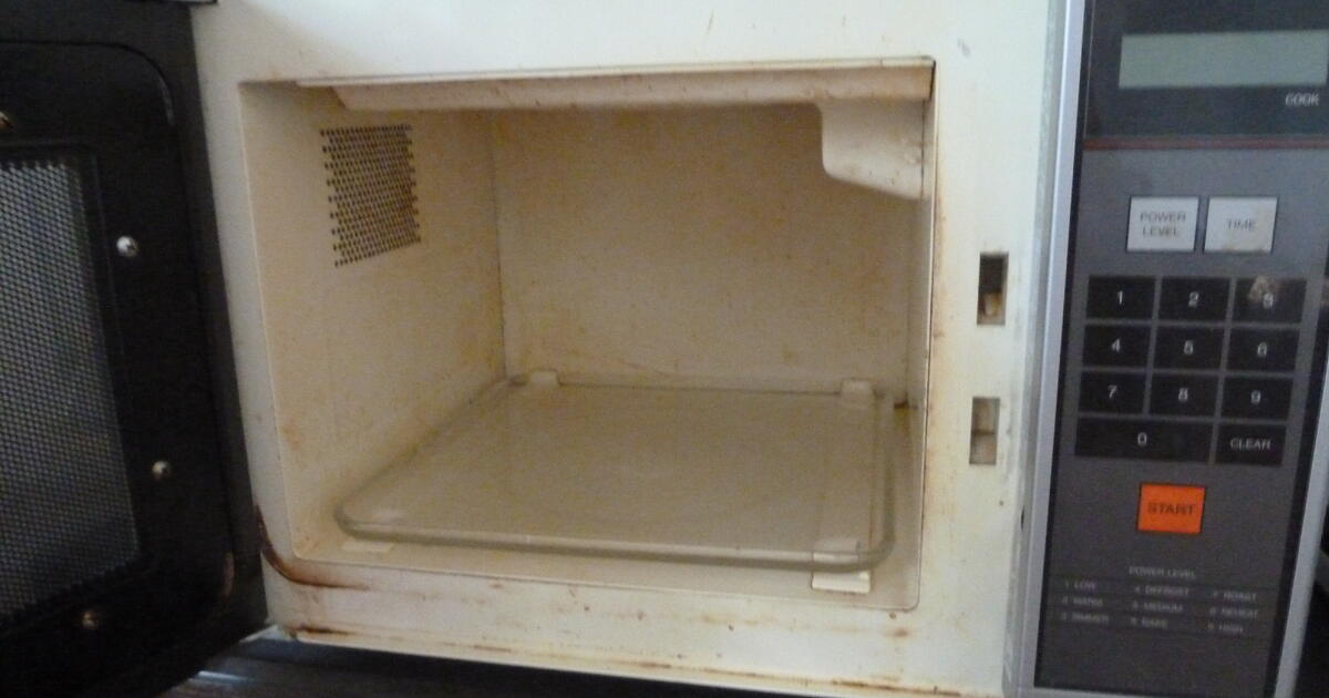 1985 Toshiba Microwave Oven for Free in Atlanta, GA For Sale & Free