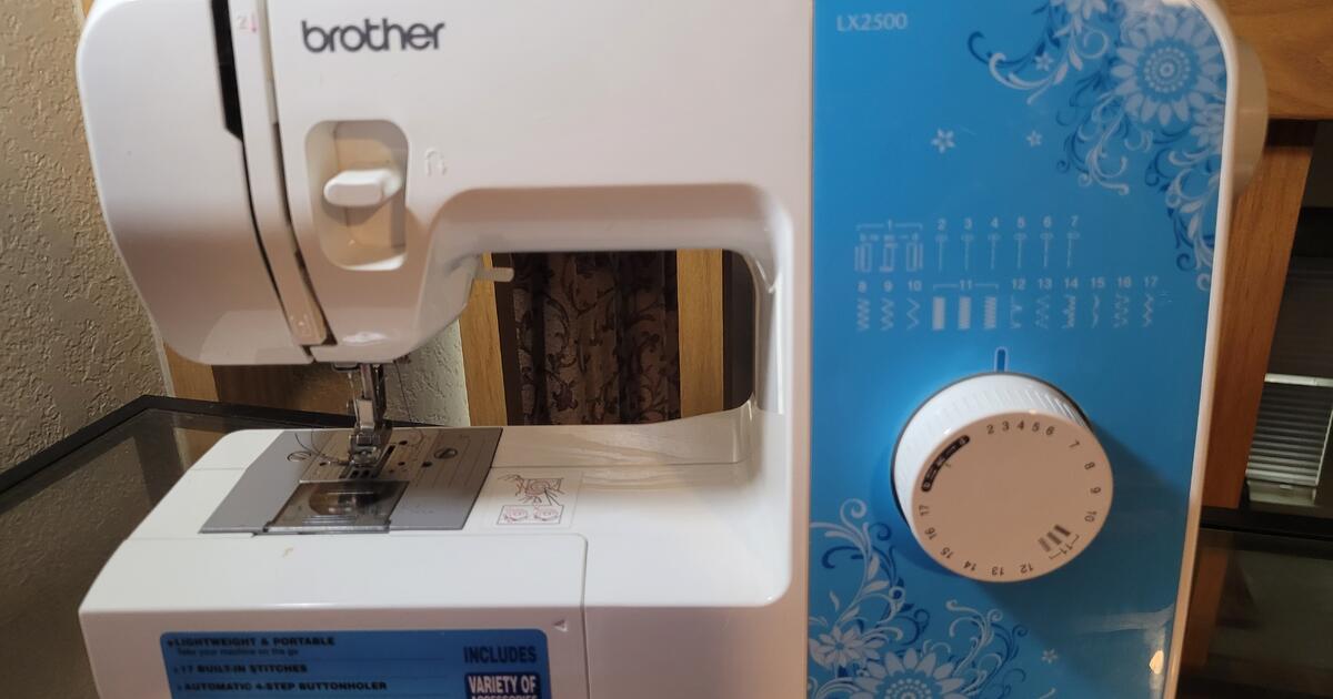 Brother LX2500 Electronic Sewing Machine used like new great condition